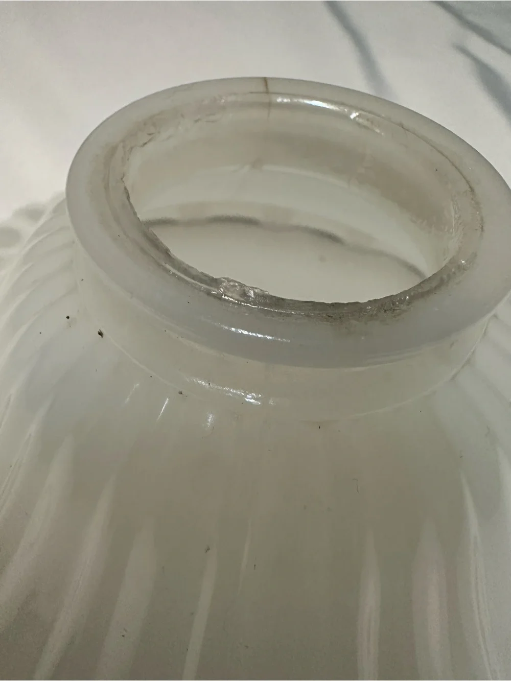 Vintage / antique milk glass/clam broth lampshade pendant light shade opalescent